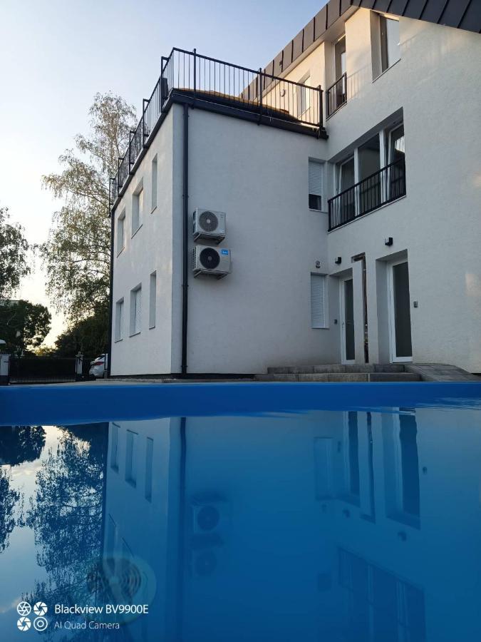 Azurro Apartment Сиофок Екстериор снимка