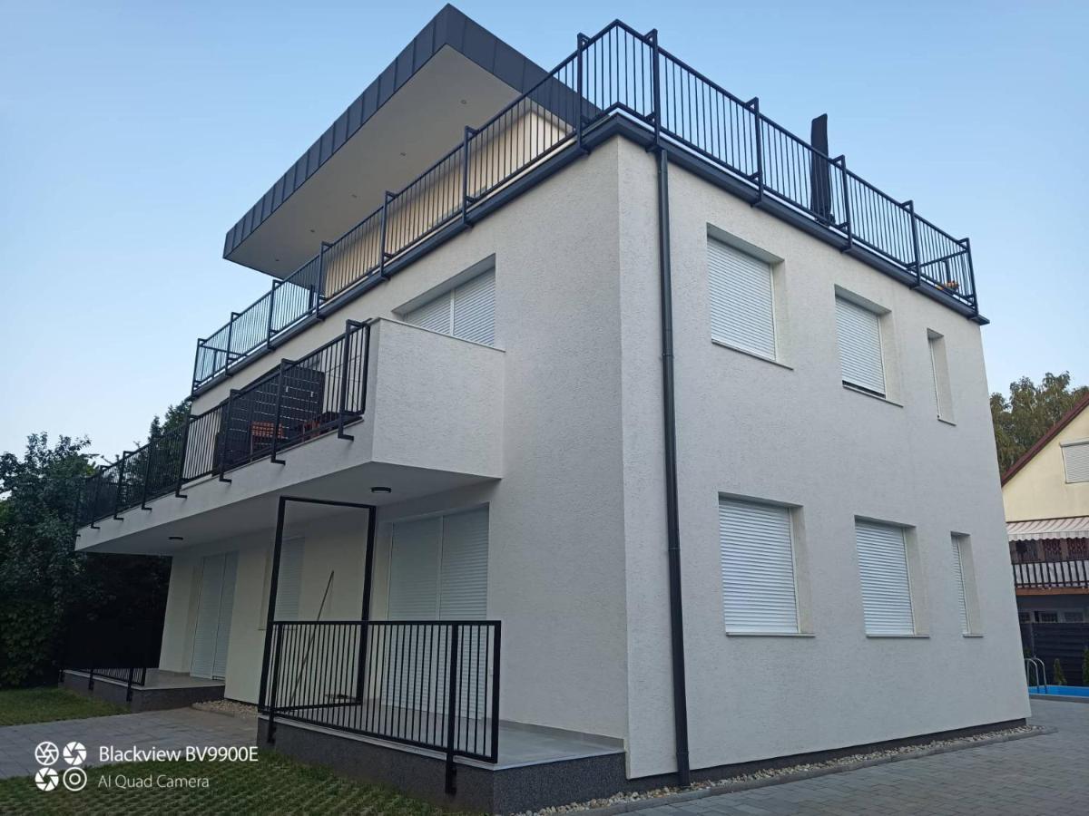 Azurro Apartment Сиофок Екстериор снимка